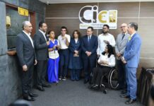 JCE entrega nueva cédula a personas con discapacidad y a miembros del Salón de la Fama de Cooperstown