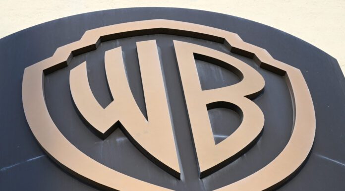WBD recibe oferta de compra mejorada de Paramount que puede afectar acuerdo con Netflix