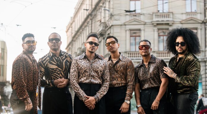 Grupo Extra estrena “Dime lo que te pasó” y celebra nominación a los Premios Soberano