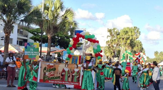 Carnaval del Distrito Nacional llena de alegría, color y tradición el malecón