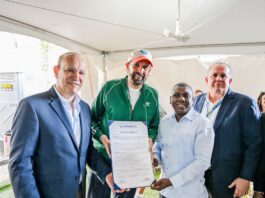 Ayuntamiento de Santiago declara a Juan Luis Guerra “Visitante Distinguido”