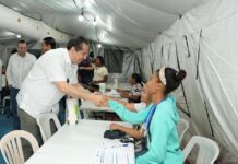 Víctor Atallah destaca en Baní que el Gobierno está llevando consultas y medicamentos a las comunidades