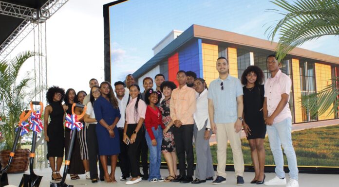 El Clúster Turístico La Romana Bayahibe celebra el primer picazo del Centro Gastronómico de UNIROMANA como hito estratégico para la competitividad del destino