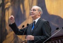 Reafirma educación como eje del desarrollo y anuncia reforma para transformar el sistema educativo