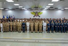 Ministerio de Defensa reconoce a oficiales por su trayectoria y años de servicio