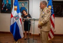 Embajadora de los Estados Unidos realiza visita oficial al ministro de Defensa