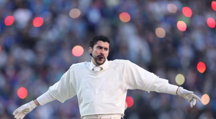 Bad Bunny “resignificó” el ‘God Bless América’ para México ante el “odio” de Trump