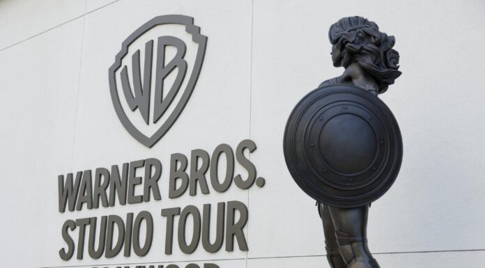 Warner Bros abre una semana de negociaciones con Paramount, aunque su preferido es Netflix