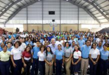 Abinader dialoga con más de 350 estudiantes y reafirma compromiso con educación y oportunidades para la juventud