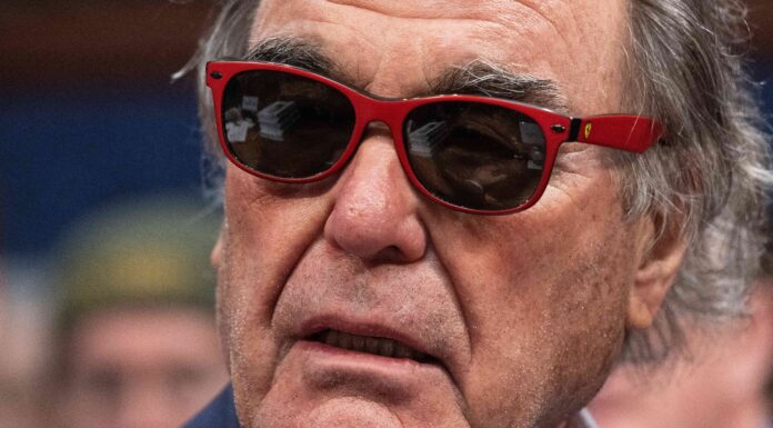 Oliver Stone trabaja su primera película de drama en una década junto a Josh Hartnett