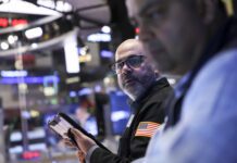 Wall Street cierra rojo y el Dow Jones baja 1,61 % tras sesión ligada al alza del petróleo