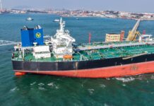 El petróleo de Texas cierra en 90.9 dólares, con su mayor subida semanal desde 1983