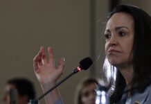 Machado critica al gobierno español por no ponerse “del lado del pueblo venezolano”