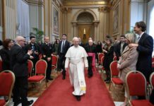 El papa vincula credibilidad de instituciones vaticanas a una justicia eficaz e imparcial