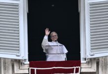 El papa pide el cese del fuego en Oriente Medio y reabrir vías de diálogo