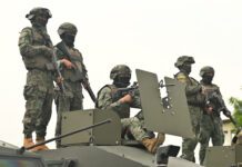 Más de 75.000 policías y militares movilizados por toque de queda en provincias de Ecuador
