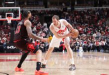 Raptors arrollan a los Bulls 139-109