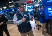 Wall Street termina en rojo una semana marcada por la guerra en Oriente Medio