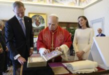 Los reyes tratan con León XIV su viaje a España y el compromiso con la paz