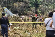 Avión militar accidentado en Colombia llevaba 125 personas, de las cuales 48 sobrevivieron