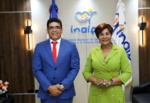 Directora del INAIPI y alcalde de SDE discuten políticas para la niñez