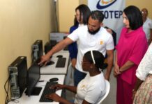 Primera dama inaugura aulas de belleza e informática equipadas por INFOTEP en Ensanche Capotillo