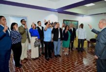 Danilo Medina juramenta en el PLD dirigentes renunciantes del PCR