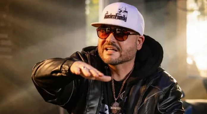 Papi Sánchez presenta su nuevo sencillo “Hazle zoom”, disponible este 20 de marzo