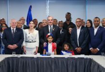 Abinader se reúne con líderes dominicanos en Chile y resalta oportunidades que se abren por las buenas relaciones con el presidente Kast