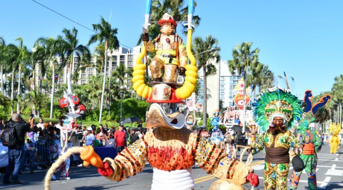 Santo Domingo vive una gran fiesta con el Desfile Nacional de Carnaval 2026