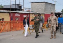 Ministro de Defensa y embajadora de Estados Unidos realizan recorrido por la zona fronteriza d Dajabón