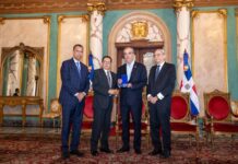 Presidente Abinader concede condecoración póstuma al periodista Orlando Martínez Howley en la Orden del Mérito Duarte, Sánchez y Mella