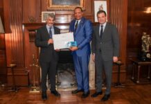 Universidad de Buenos Aires reconoce a Eddy Alcántara por su liderazgo global en la defensa de los consumidores