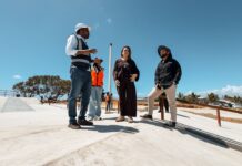 Carolina supervisa avances en cancha de fútbol y skate park del Malecón Deportivo
