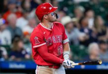 Trout (HR) y Soriano (7 Ks) impulsan a los Angelinos; Suzuki gana su debut como manager