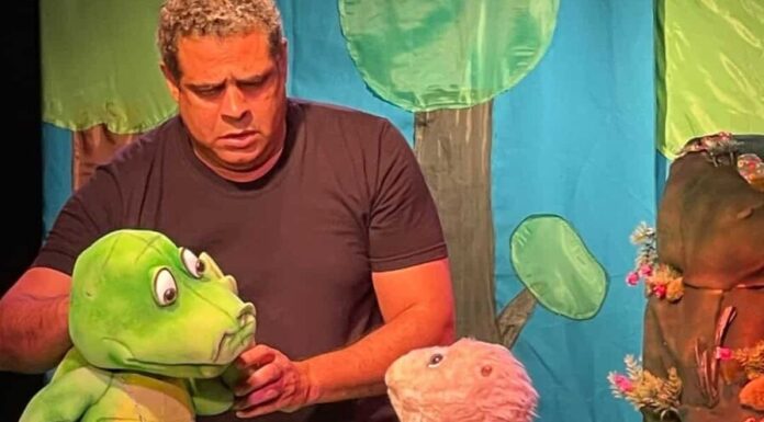 El Teatro Guloya celebra las 100 funciones de obra de títeres “Guanín y su macuto mágico”