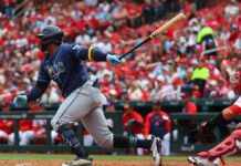 Gran jornada de Díaz (6-5, 4 CI) impulsa a Rays a su primer triunfo en S.L.