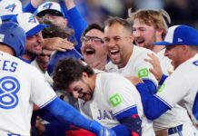 ¡Increíble! Clement, Azulejos hacen historia con otro ‘walk-off’ vs. Atléticos