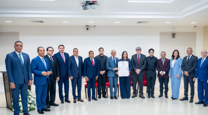 Senado rinde homenaje póstumo al cineasta René Fortunato por su legado histórico y cultural