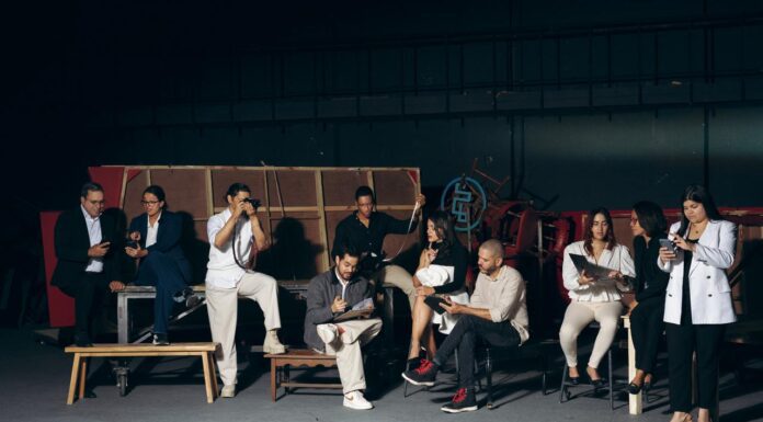 Del teatro al mundo empresarial: cómo la escenografía está transformando los eventos corporativos