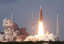 Artemis II supera minutos críticos tras el despegue rumbo a la Luna con cuatro astronautas