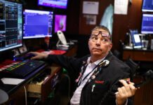 Wall Street cierra en verde, con ligeras subidas, pendiente del ultimátum de Trump a Irán