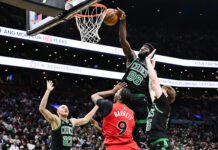 Tatum y Brown se ponen a Celtics en hombros para vencer a Raptors