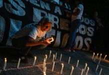 El oficialismo dice que resistirá tal como hizo Chávez hace 24 años tras golpe de Estado