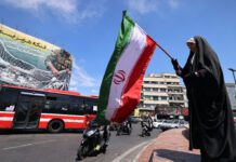 Irán niega el bloqueo de Ormuz por EE.UU. y advierte a buques militares que se acerquen