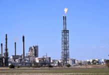 ¿Por qué es tan difícil dejar atrás el petróleo?