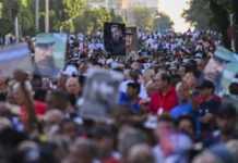 China pide a EE.UU. levantar el bloqueo a Cuba y dice que “muchos países” lo reclaman