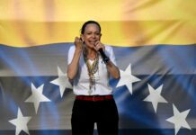 Machado advierte que es “más peligroso” aplazar los comicios en Venezuela que acelerarlos