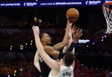 Spurs ganan con autoridad