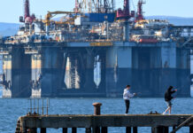 El petróleo de Texas sube un 3.7 % y roza 100 dólares tras la salida de EAU de la OPEP